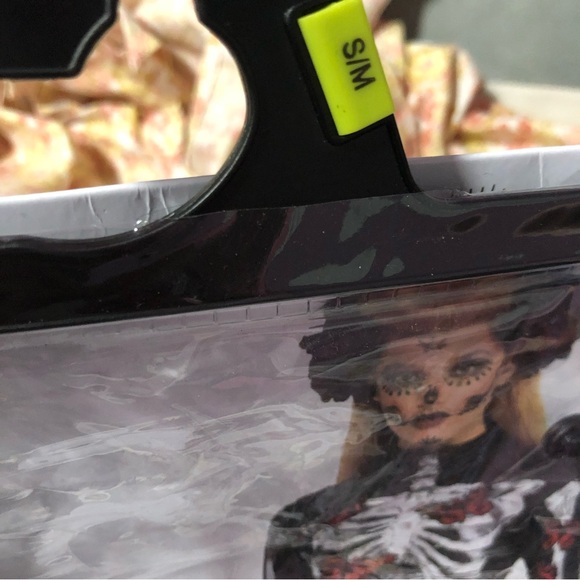 Halloween Costume - Picture 7 of 10